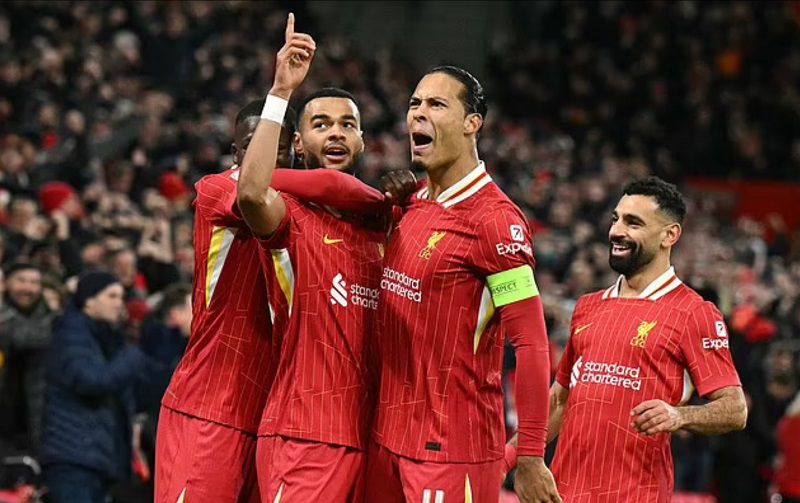 Liverpool vượt mặt Manchester City